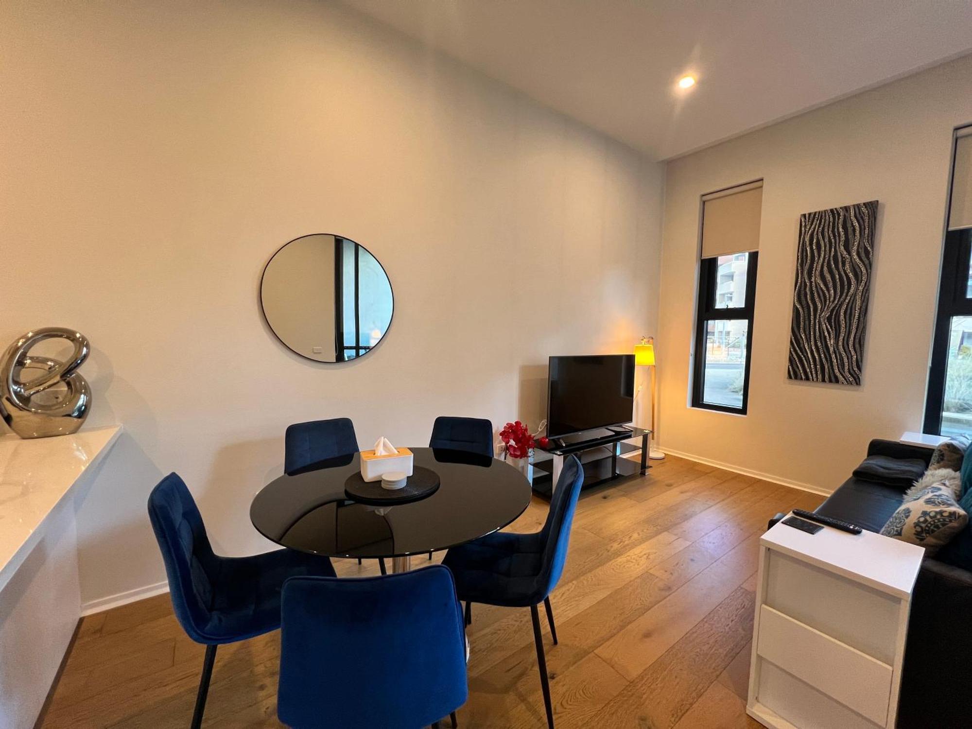 Luxe 2Br Executive Apartment Kingston Pool Parking Wifi Bbq Wine Ngoại thất bức ảnh