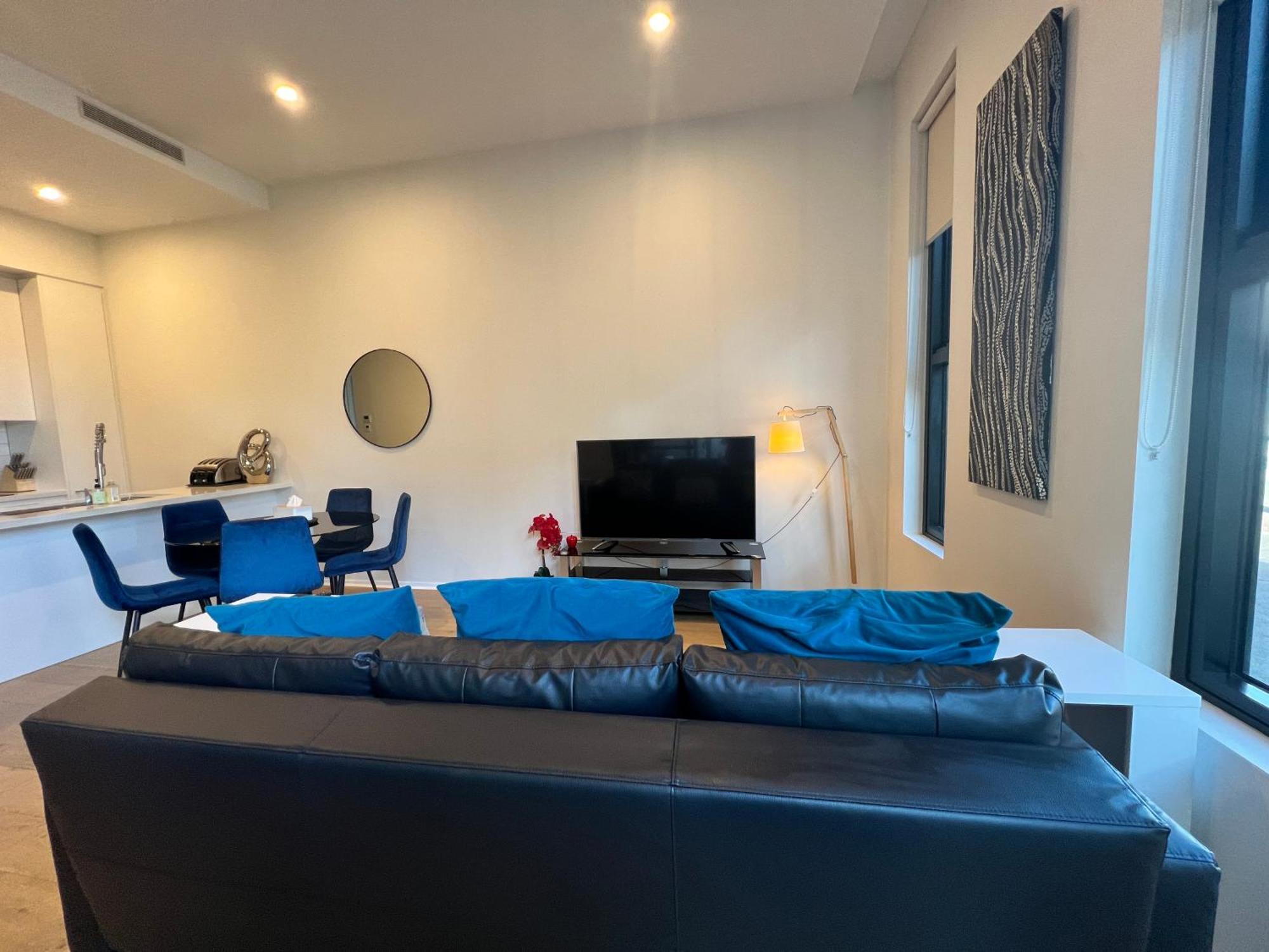 Luxe 2Br Executive Apartment Kingston Pool Parking Wifi Bbq Wine Ngoại thất bức ảnh